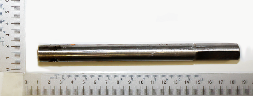Scheppach-Antriebswelle mit Maßstab für Länge und Durchmesser