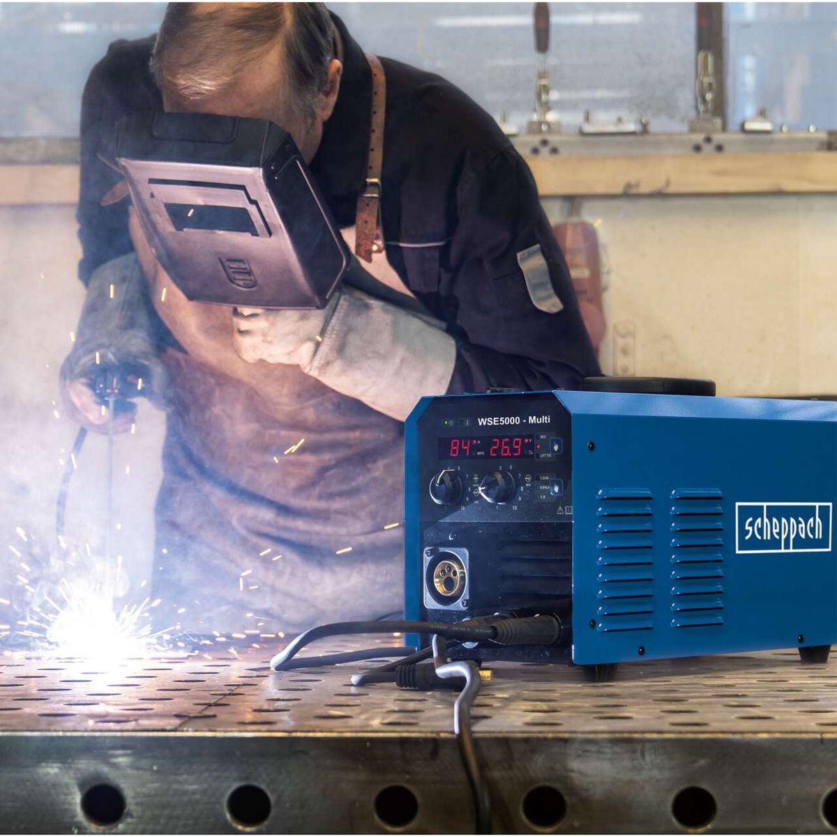 Welder WSE5000-Multi von Scheppach mit digitaler Anzeige und Fülldrahtfunktion für MIG/MMA/TIG-Schweißen, 200A Maximalleistung