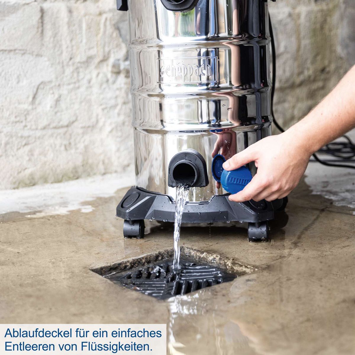 Der Scheppach Elektro Nass-/Trockensauger VC30 Premium verfügt über einen Ablaufdeckel für einfaches Entleeren von Flüssigkeiten.