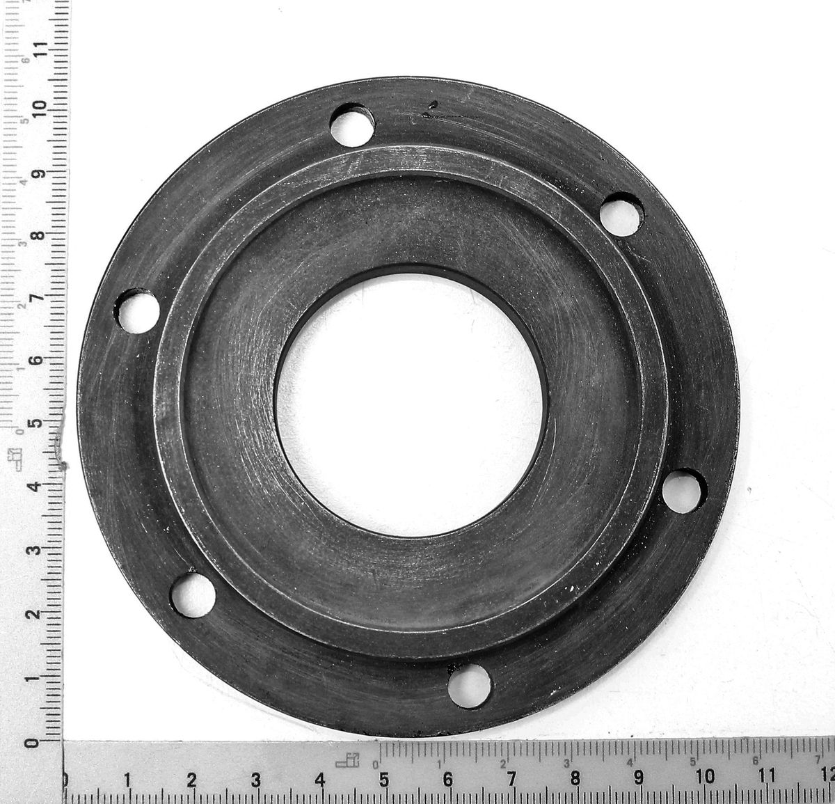 Abdeckung für Kugellager mit Durchmessern 104 x 42 x 7, mit Montagebohrungen