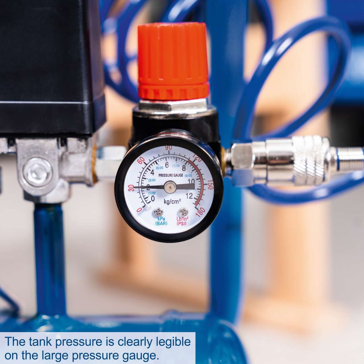 The tank pressure is clearly legible on the large pressure gauge.