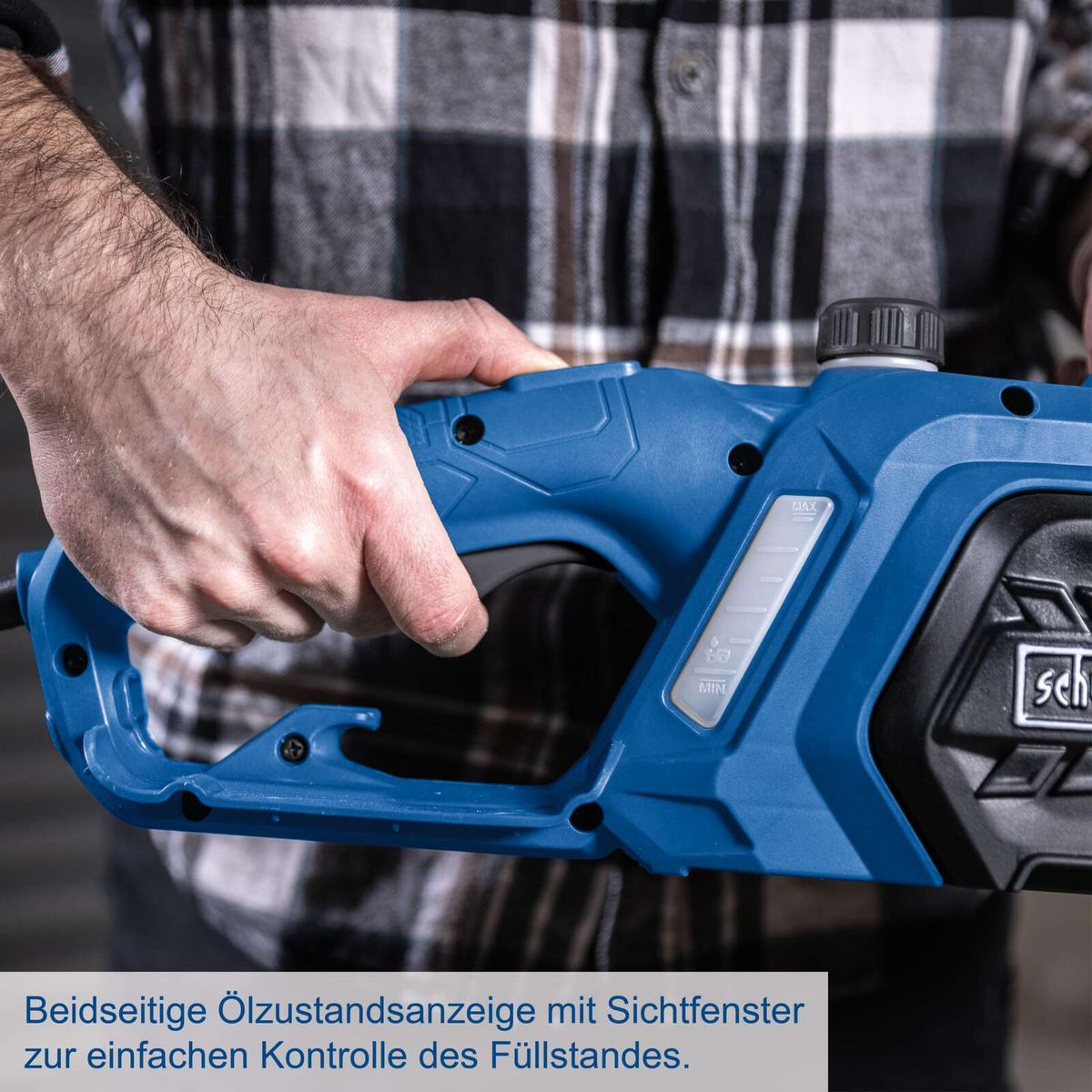 Bild zeigt bidirektive Ölstandsanzeige mit Sichtfenstern für einfachen Öllevel-Check der Elektro-Kettensäge ECS1600