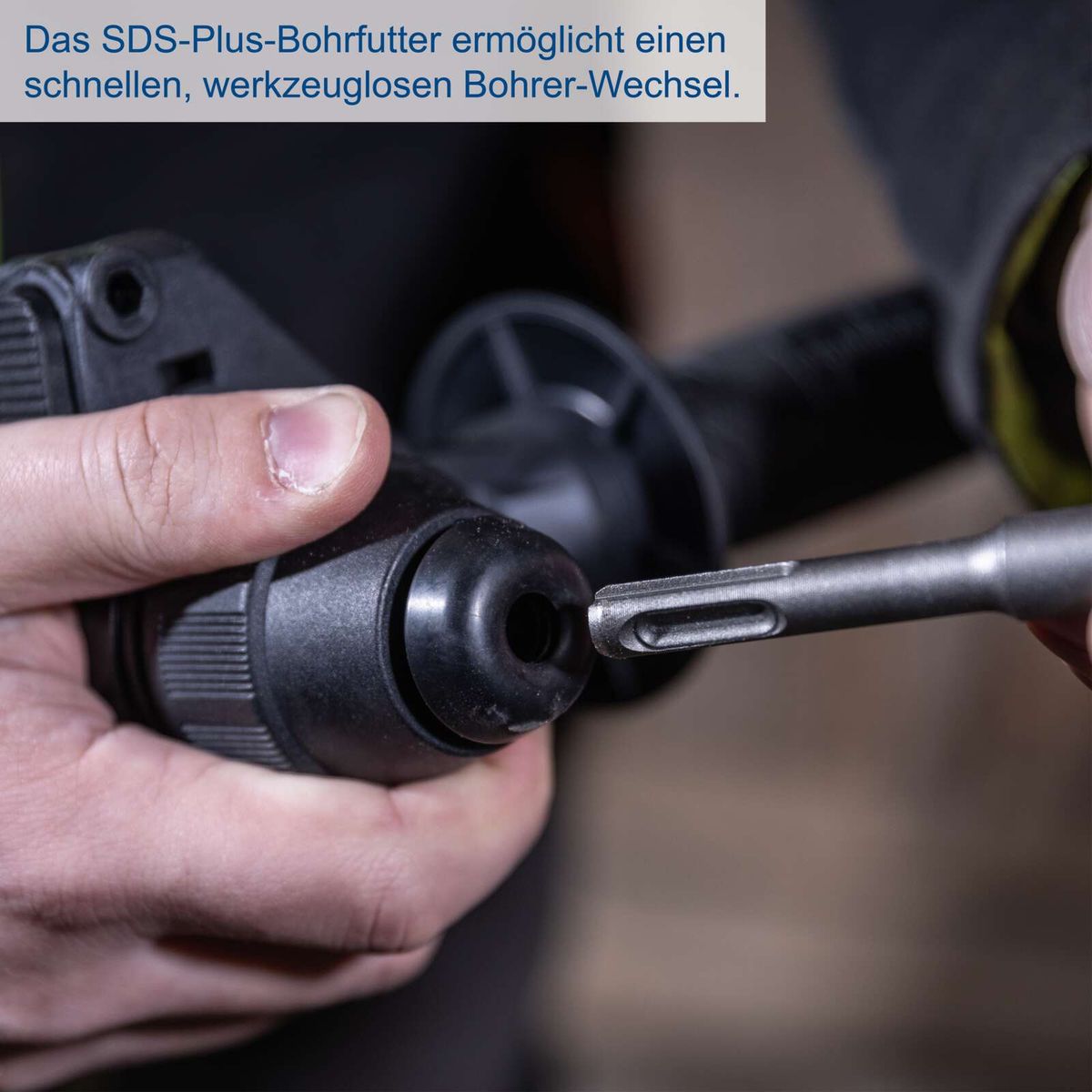 Schneller Bohrerwechsel mit SDS-Plus-System auf Akku-Bohrhammer