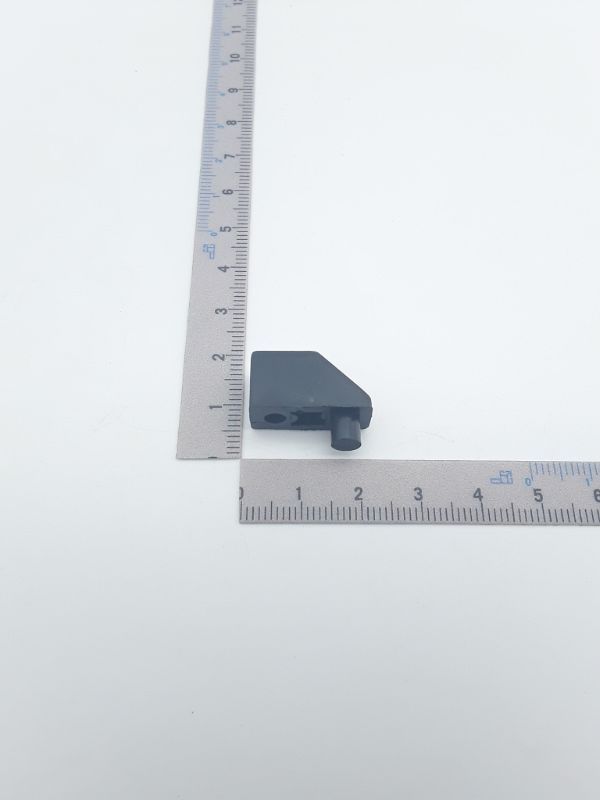 Skalenzeiger RAL9005 von Scheppach. Der Zeiger liegt auf einem Lineal. Der Zeiger ist von links oben fotografiert.