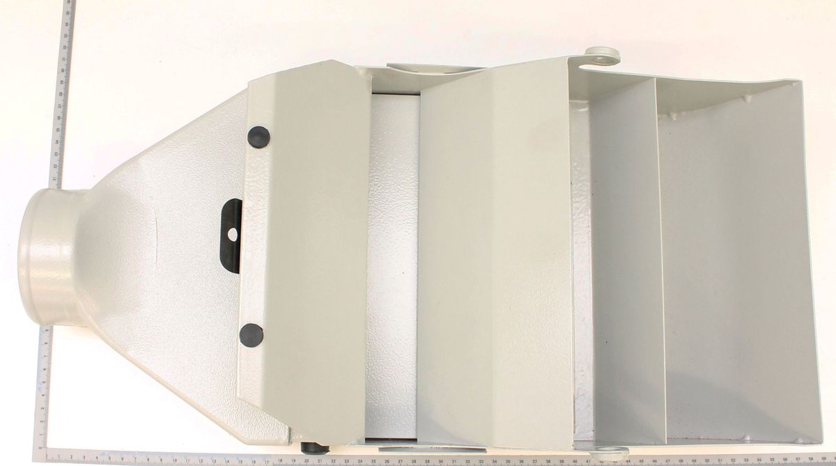 Auswurfhaube von Scheppach, Ansicht von der Seite.