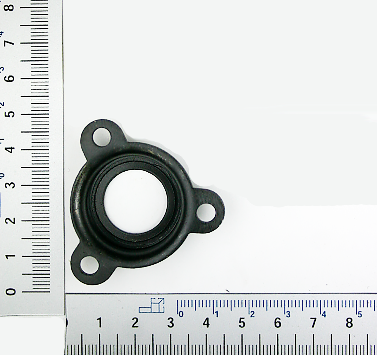 Scheppach Lagergehäuse-Bauteil mit integrierten Bohrungen und Ringansatz