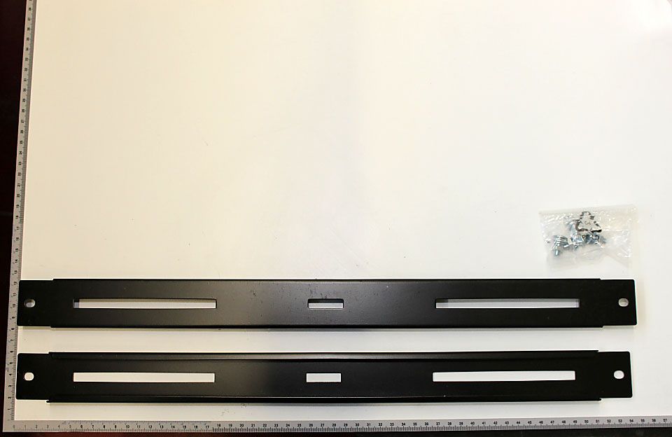 Strebe für Universal Untergestell UG1600 Toolson (Bauhaus). Gezeigt von der Seite.