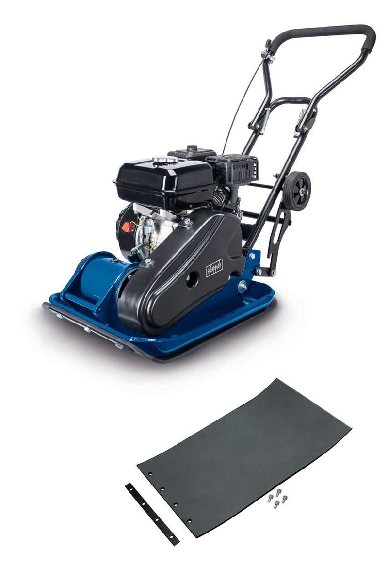 Rüttelplatte HP1400S von Scheppach mit Matte und Fahrvorrichtung. Die Platte ist von vorne zu sehen.