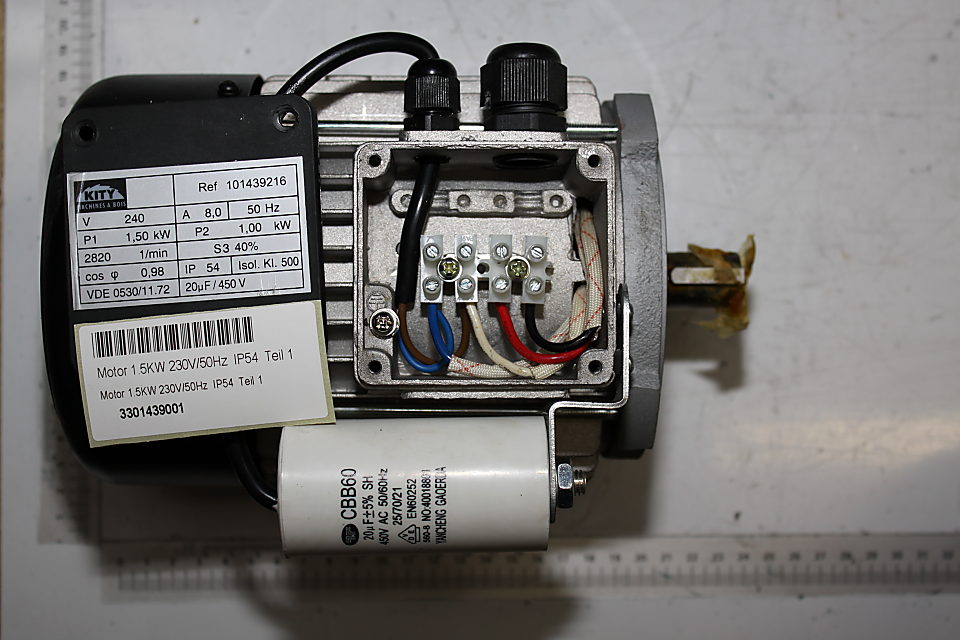 Elektromotor mit integriertem Frequenzumrichter und Kabelanschluss, Modell 101439216