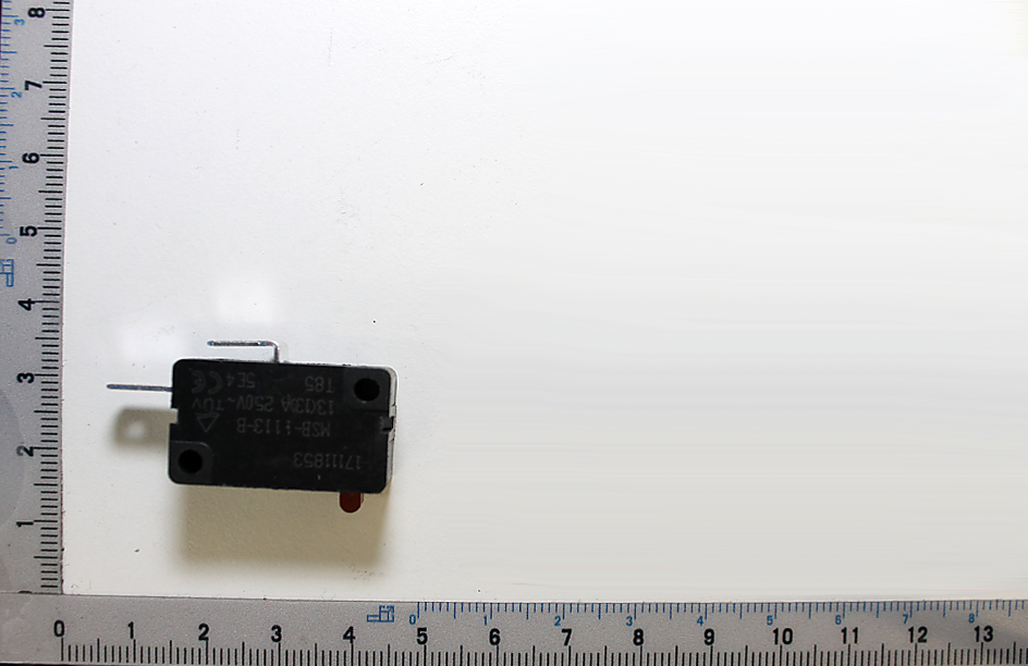 Ein schwarzer Schalter mit der Bezeichnung 5910202002. Das Bild zeigt den Schalter von der Seite.