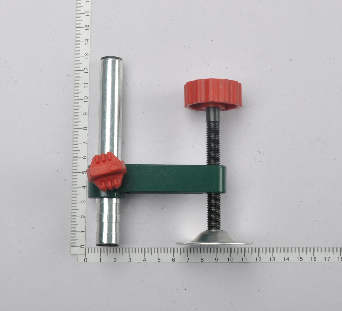 Scheppach-Werkstückspanner mit Schraubmechanismus und Halterung für präzise Fixierung