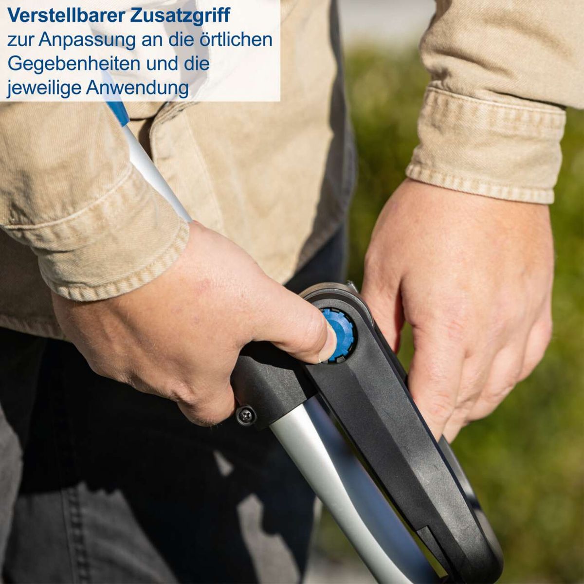 Verstellbarer Zusatzgriff zur Anpassung an die örtlichen Gegebenheiten und die jeweilige Anwendung. Der Akku-Rasentrimmer C-LT300-X von Scheppach bietet eine Schnittbreite von 300mm, eine Fadenlänge von 3m und eine Höhenverstellung von bis zu 270mm.
