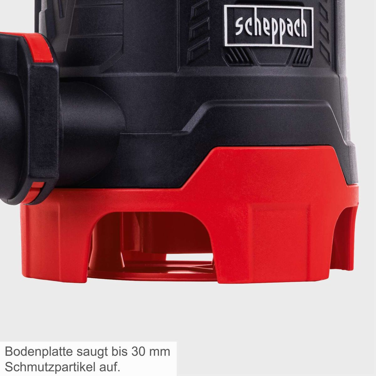 Die Bodenplatte der Scheppach Schmutzwasserkombipumpe DWP400 saugt Schmutzpartikel bis zu 30 mm auf.