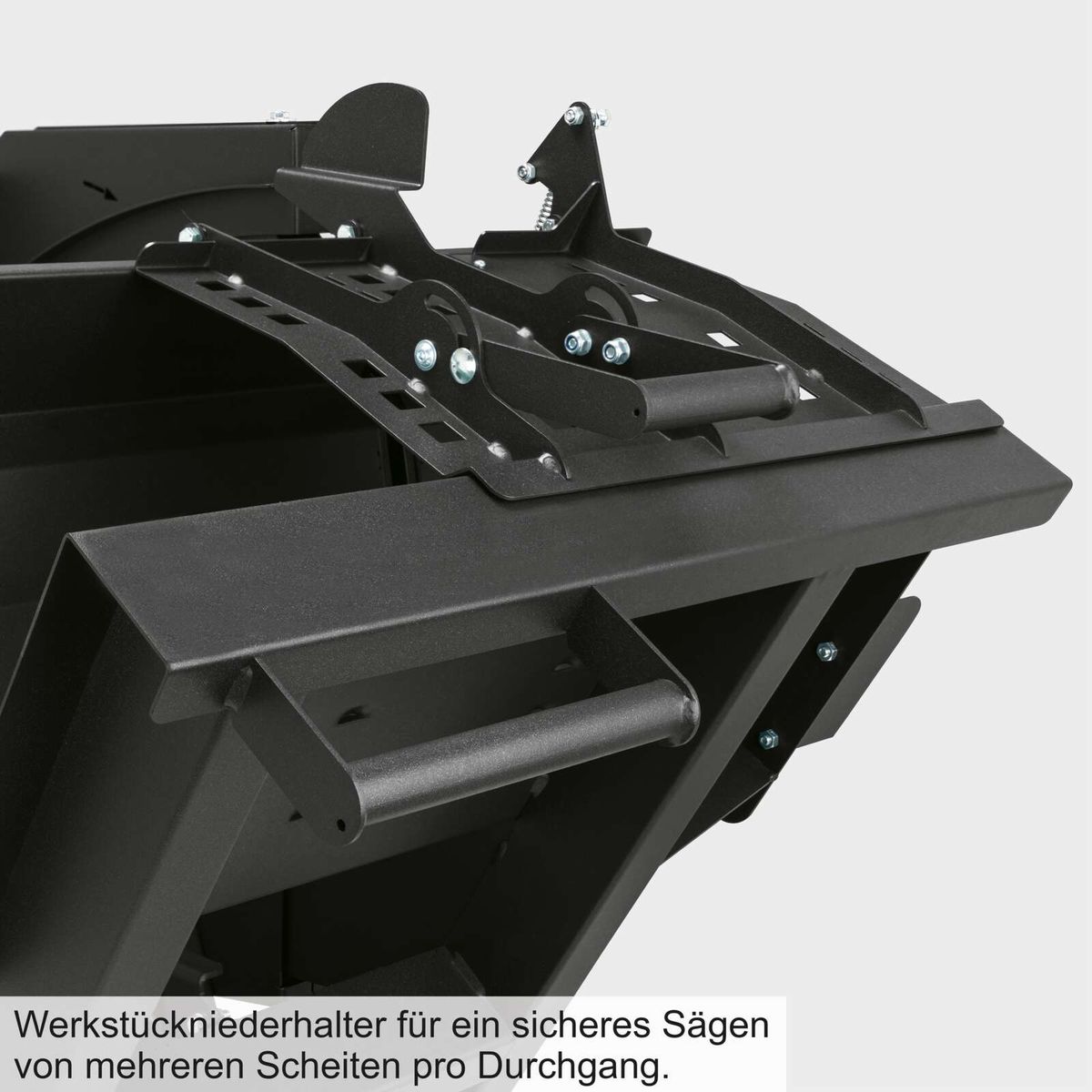 Werkstückniederhalter für sicheres Sägen von mehreren Scheiten pro Durchgang. Ideal für präzises Arbeiten an der Wippsäge WOX D700 Black Edition von Scheppach.