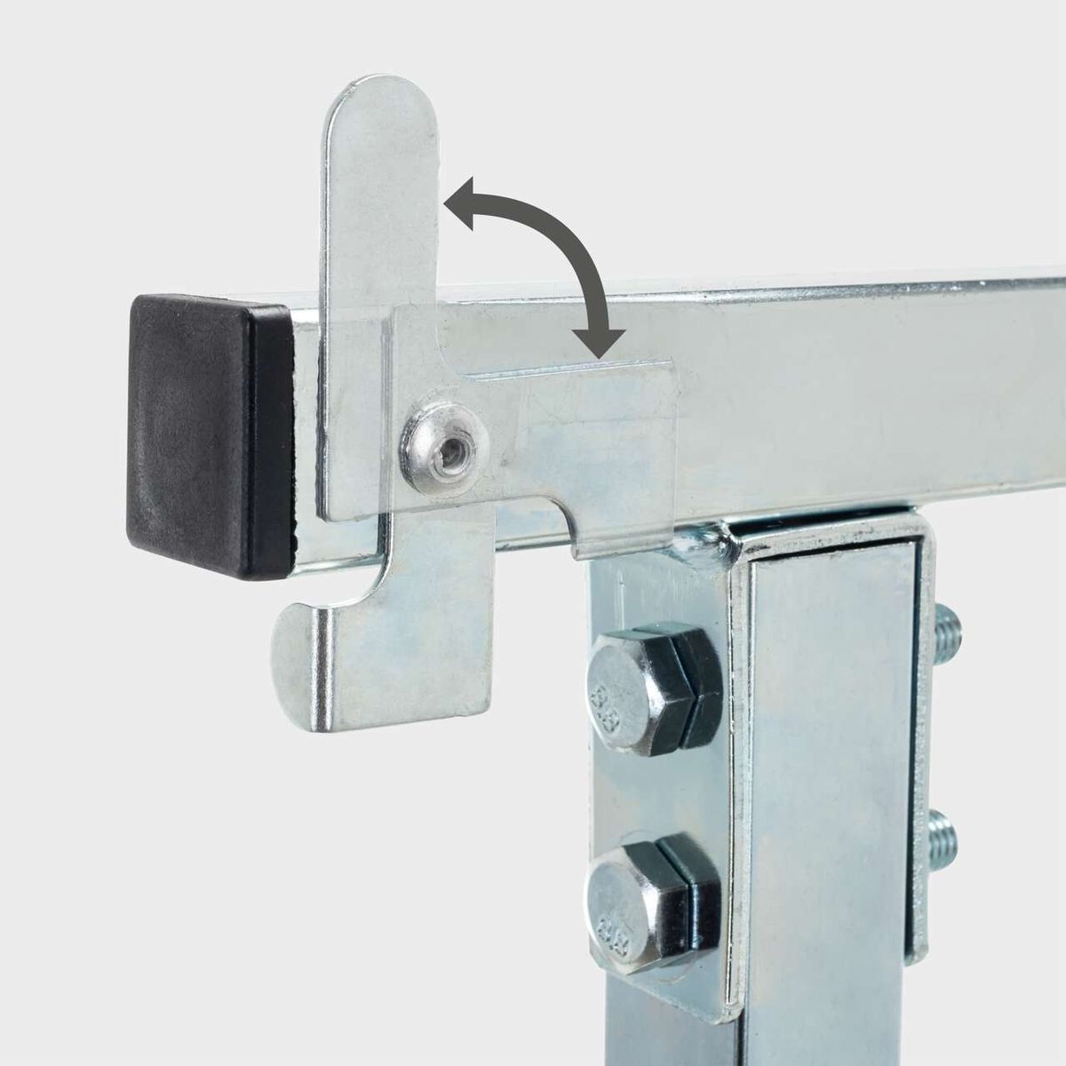 Der Teleskop-Arbeitsbock SET TUG200 von Scheppach hat eine Arbeitshöhe von 800-1300 mm und eine Belastbarkeit von 200 kg. Die Arbeitsplatte ist um 360 Grad drehbar.