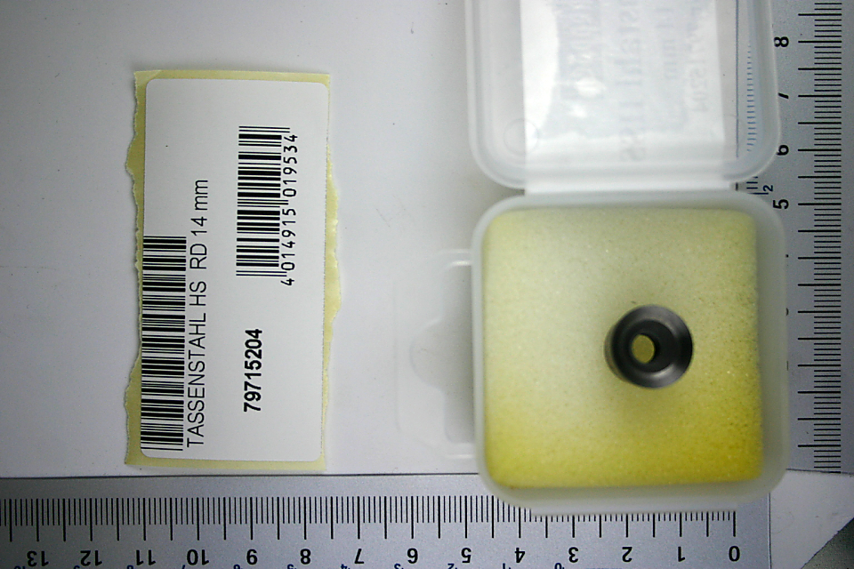 Tassenstahl HS RD 14 mm, Artikelnummer 79715204, in einer durchsichtigen Verpackung mit einem gelben Schwamm und einem schwarzen Ring.