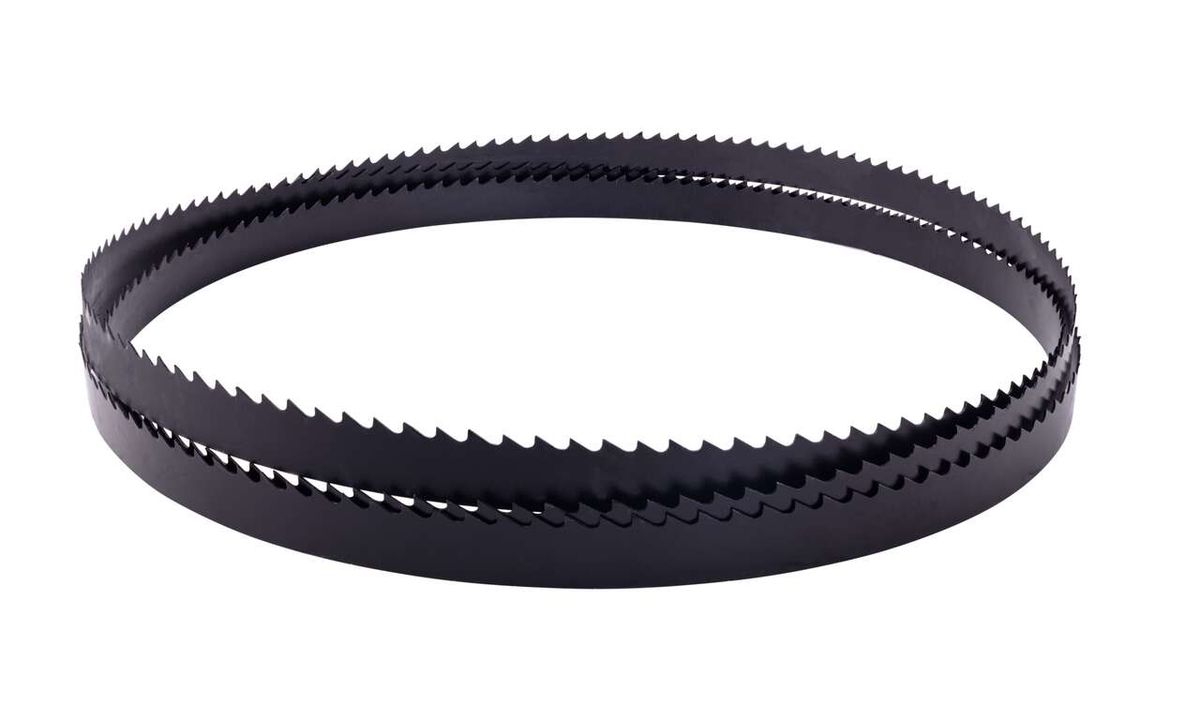 Sägeband 2360x15x0.5x4TPI BASA3, von oben fotografiert.