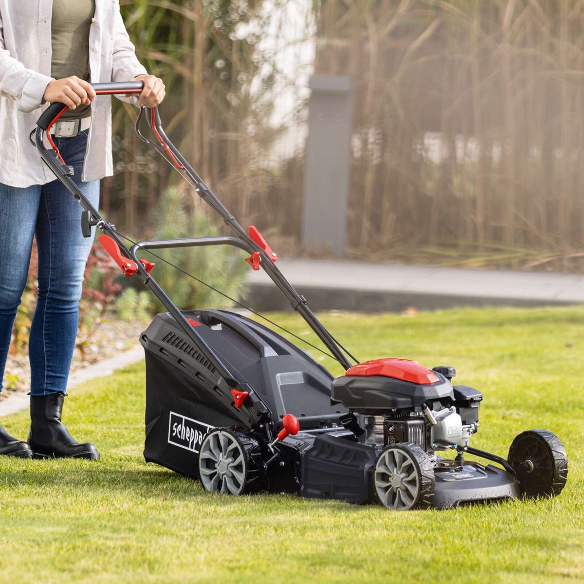 Scheppach Benzin-Rasenmäher mit Radantrieb und Fangbox, Schnittbreite 46 cm, 3,5 PS Leistung