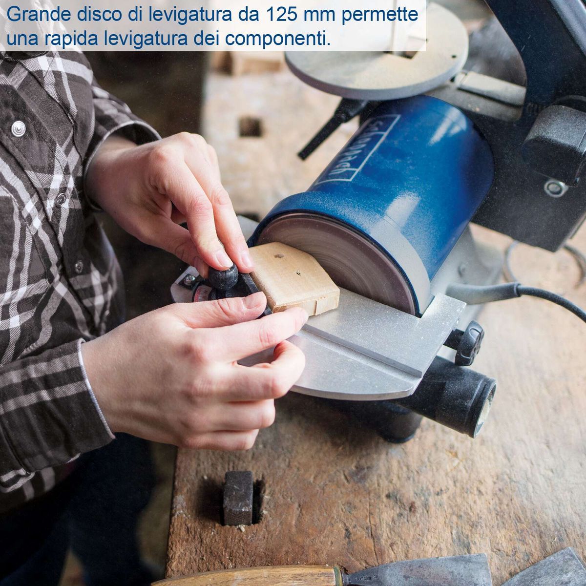 The large 125 mm grinding disc allows for rapid component smoothing.