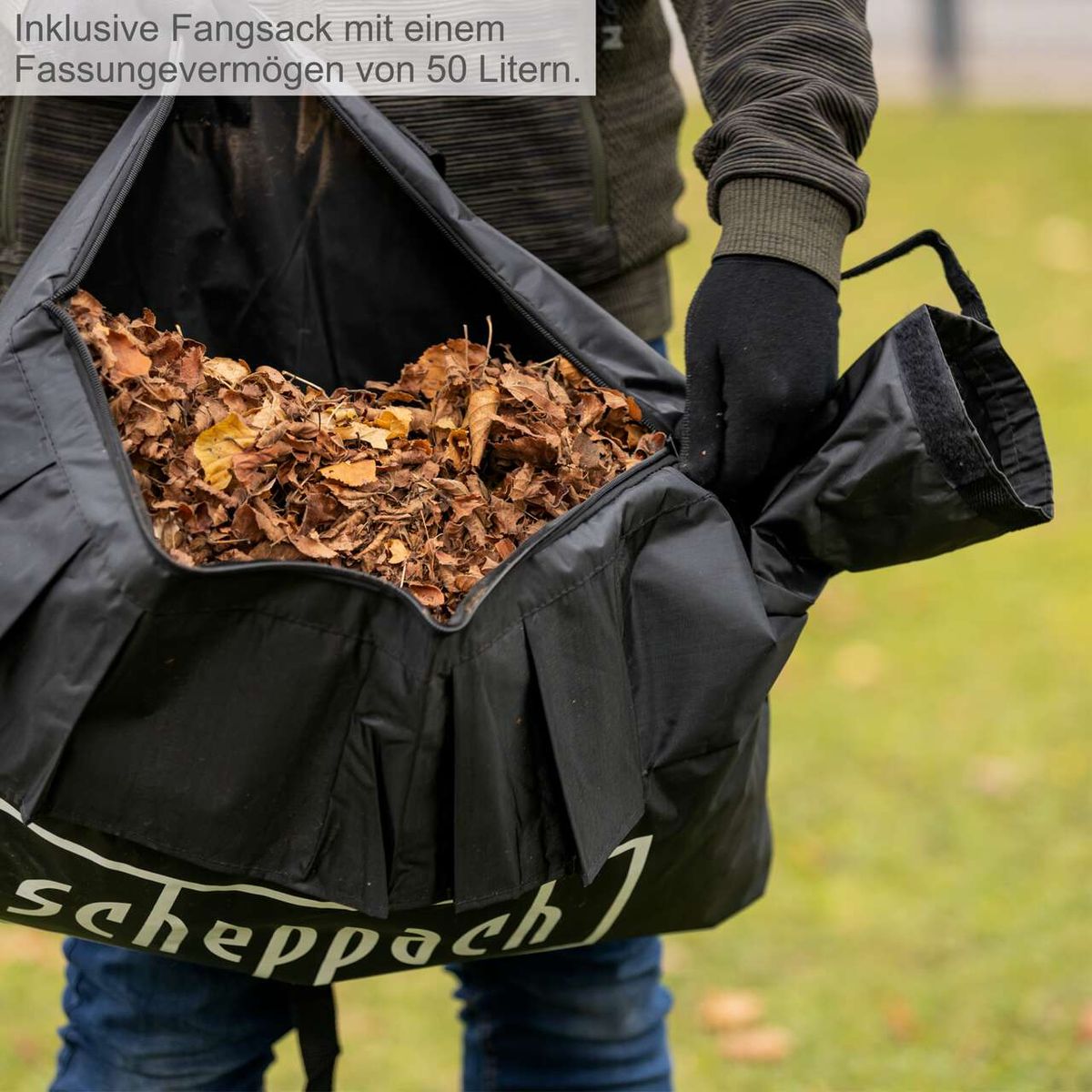 Der Benzin Laubbläser & Laubsauger LBH3500P von Scheppach verfügt über einen Fangsack mit einem Fassungsvermögen von 50 Litern. Die Maschine bietet eine Leistung von 1,2 PS und eine Geschwindigkeit von 295 km/h. Zudem ist ein Häcksler integriert.