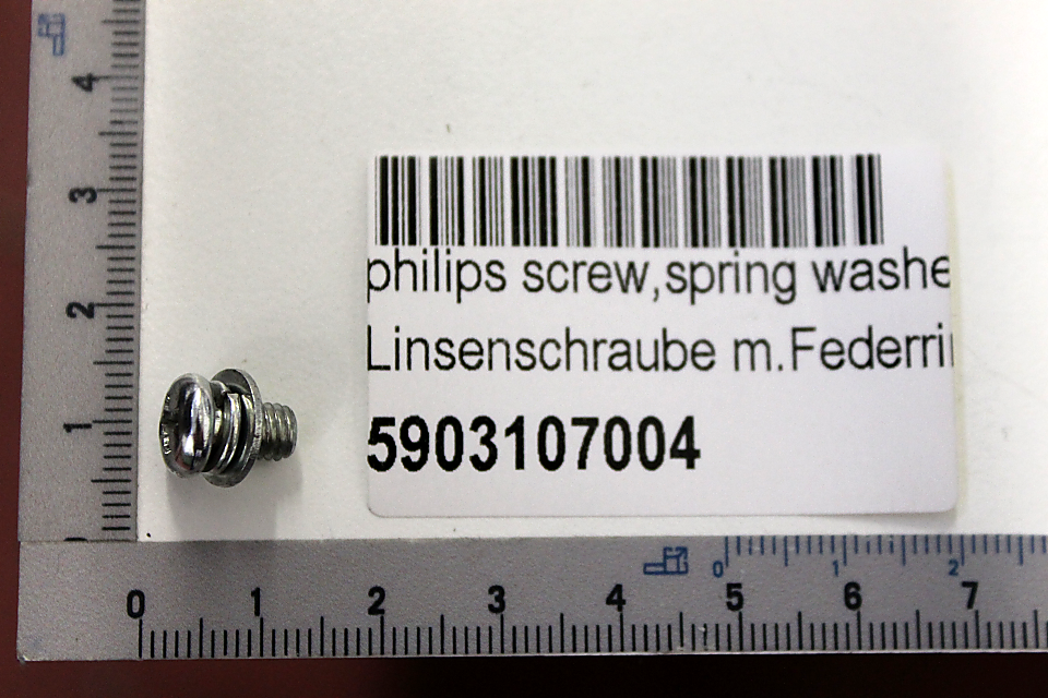 Eine Linsenschraube mit Federring und Scheibe M5x8 von Scheppach. Die Schraube wird von der Seite gezeigt.