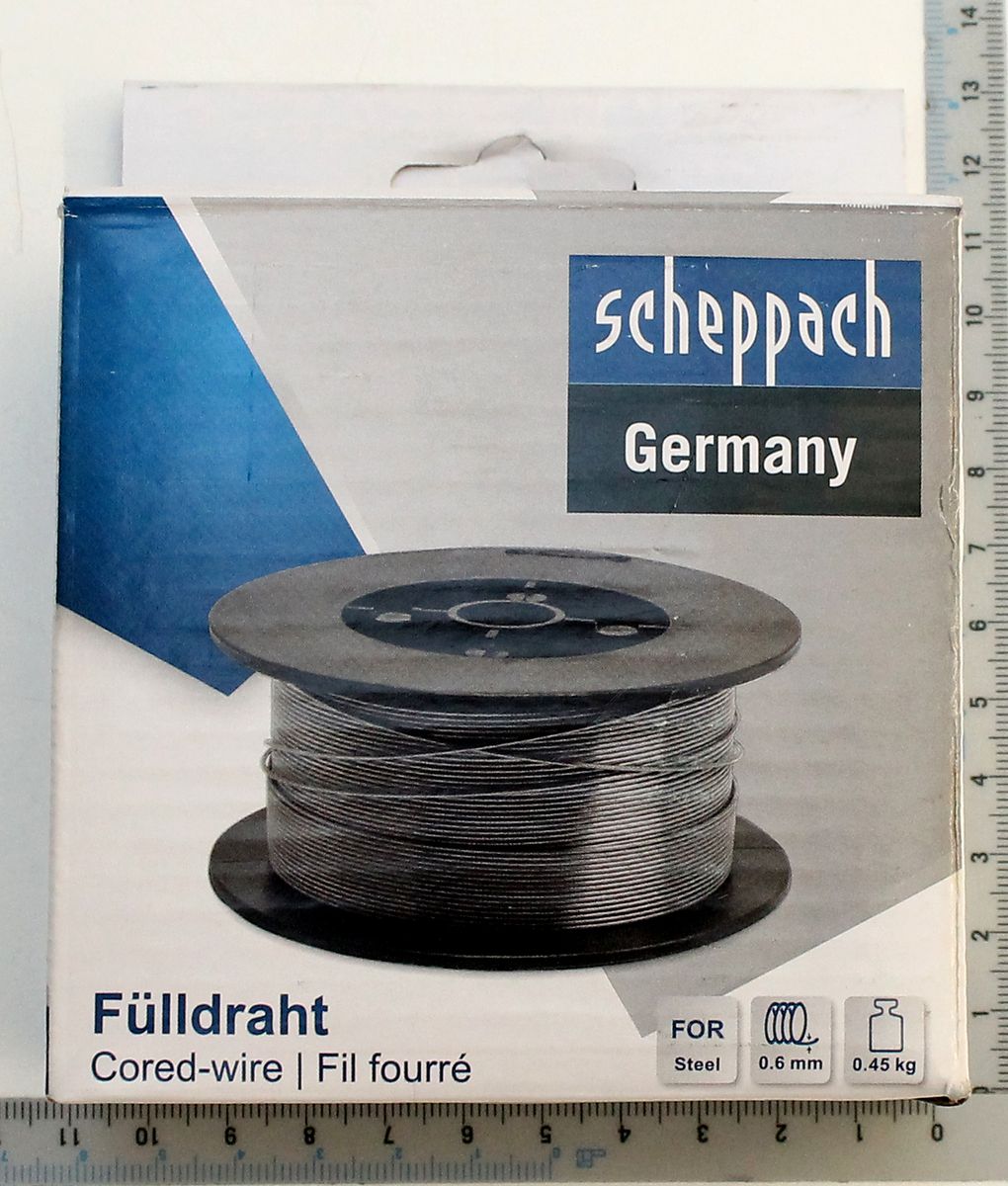Scheppach Fülldraht 0,6 mm aus Stahl. Die Spule ist von oben zu sehen.
