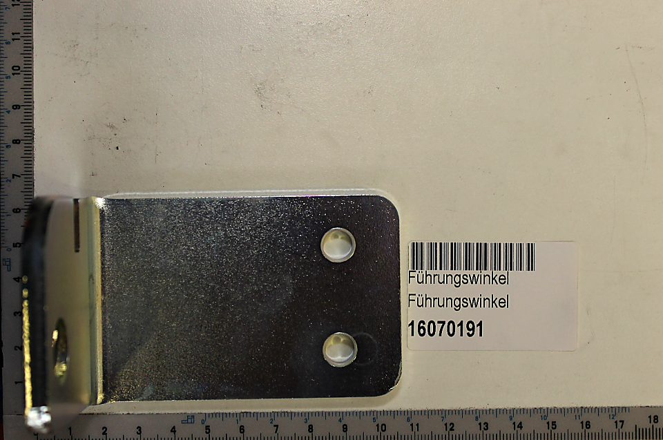 Führungswinkel 6x58.5x95 von Scheppach, gezeigt von der Seite mit Maßeinheit zum Größenvergleich.