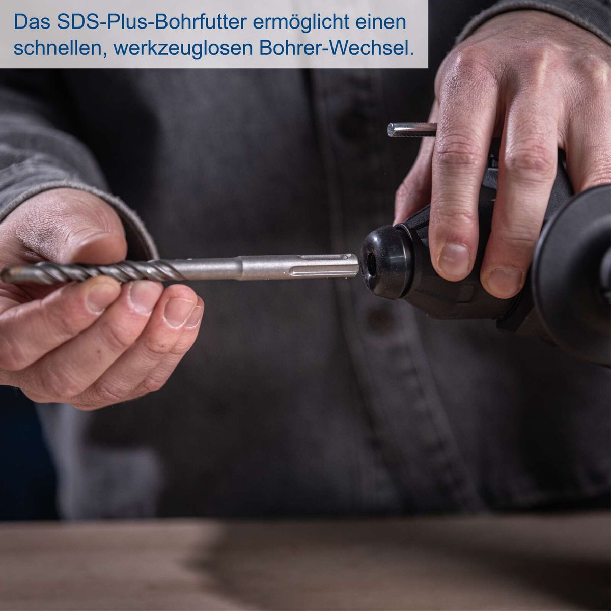 Schneller Bohrerwechsel mit SDS-Plus-System auf Akku-Bohrhammer