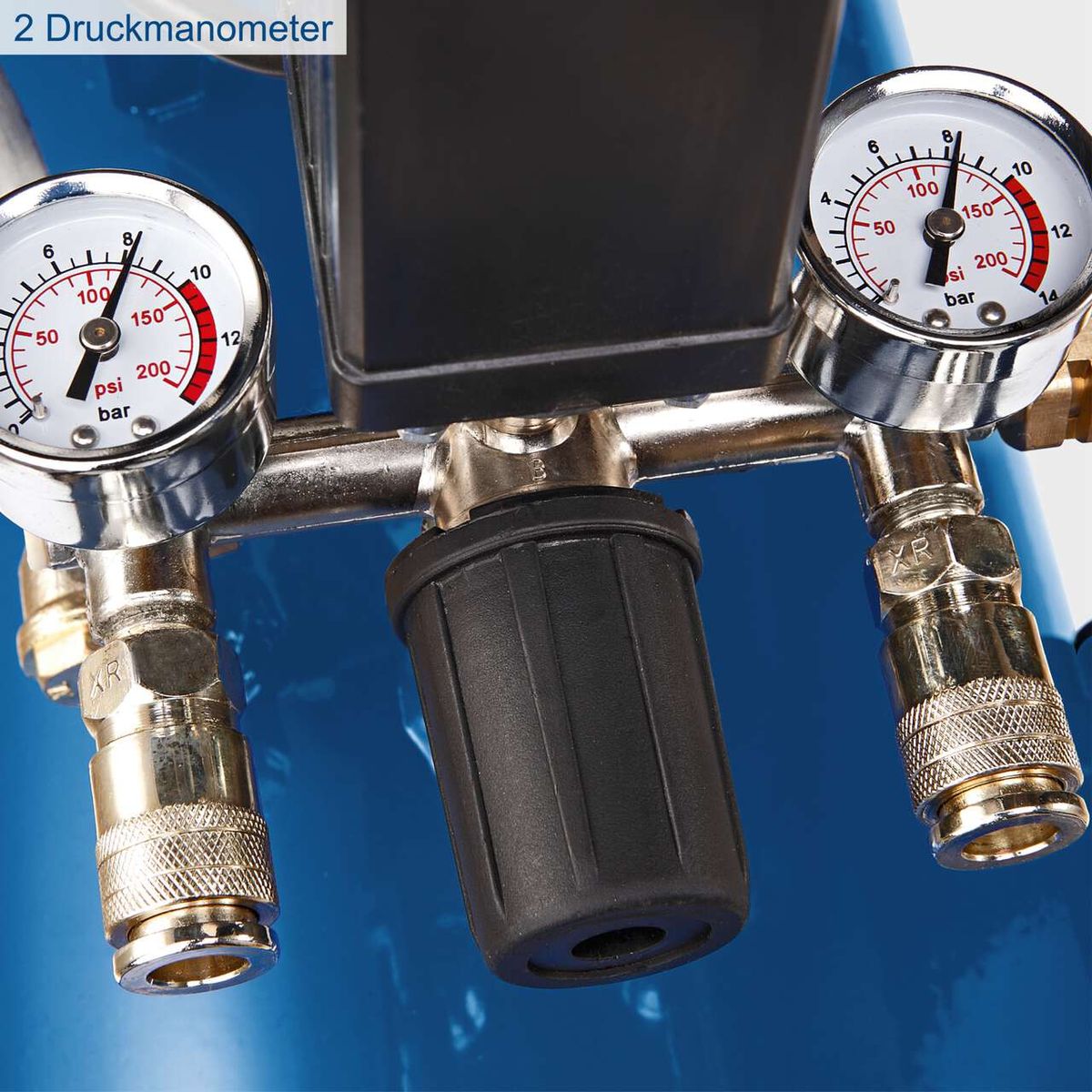 Der Kompressor HC53DC von Scheppach verfügt über zwei Druckmanometer zur Überwachung des Drucks. Die Manometer messen bis zu 200 psi bzw. 14 bar und sind mit einer Skala in psi und bar ausgestattet.