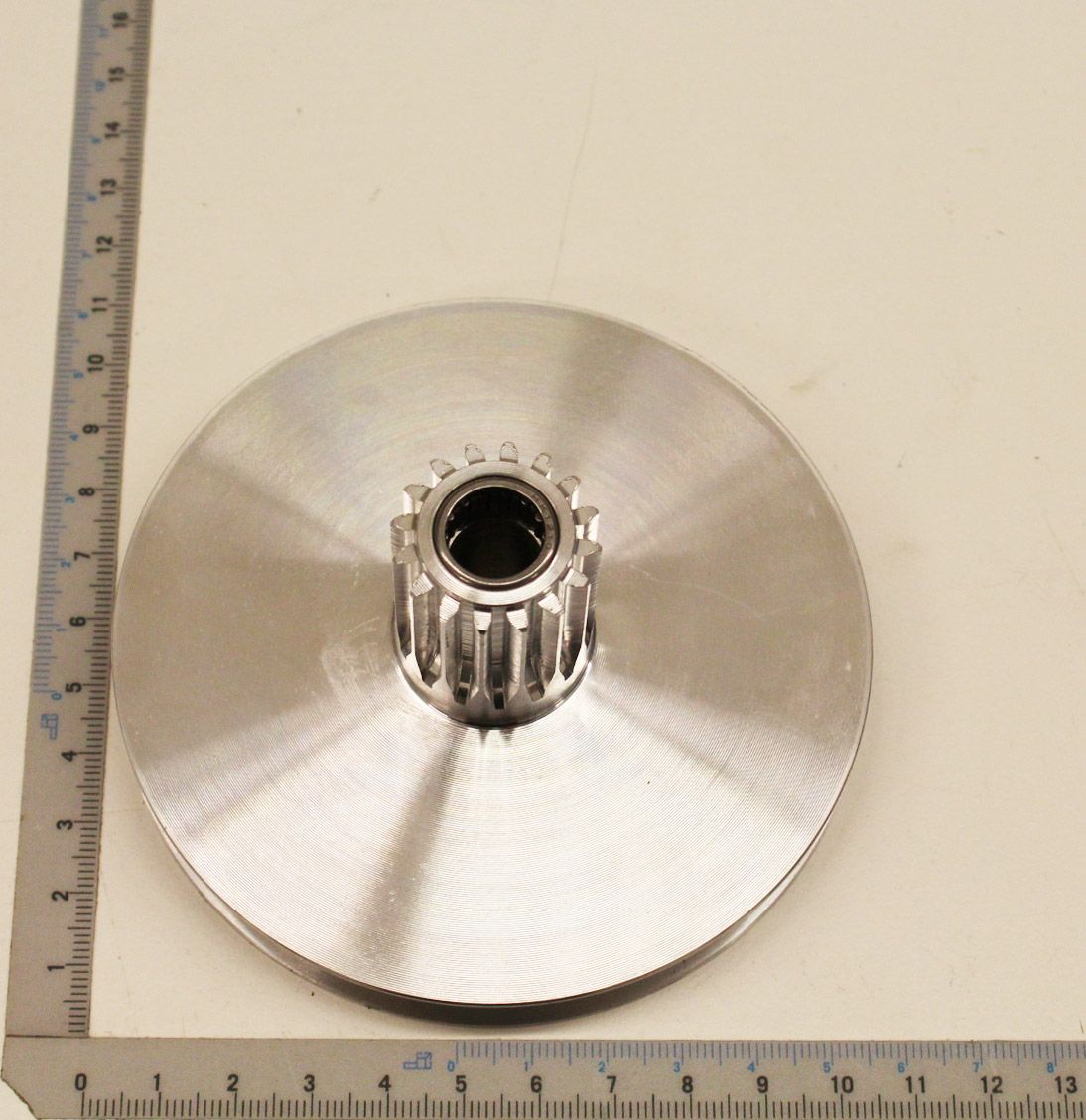 Scheppach-Aluminiumkeilriemenscheibe mit Nadellager, Ø104, 45 mm Durchmesser