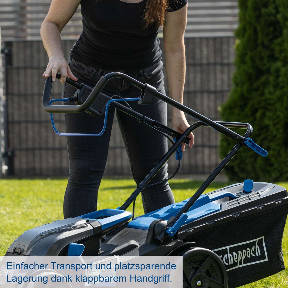Klappbarer Handgriff für einfaches Transportieren und platzsparende Lagerung des Scheppach-Akku-Rasenmähers
