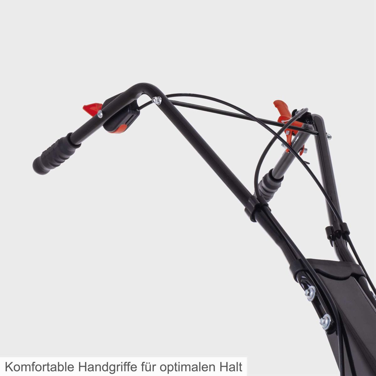 Komfortable Handgriffe für optimalen Halt. Die Motorhacke MTP560 von Scheppach bietet ergonomische Handgriffe, die einen sicheren und bequemen Griff während der Arbeit ermöglichen.