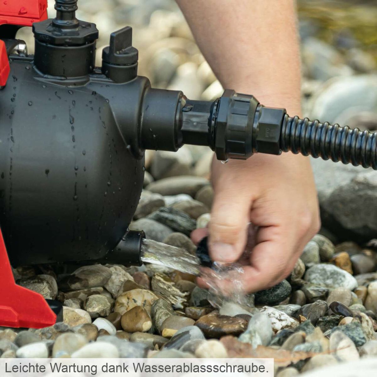 Die Gartenpumpe GP600S von Scheppach bietet leichte Wartung dank Wasserablassschraube.