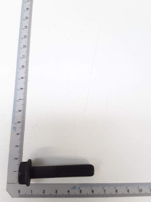 Sechskantschraube mit Flansch 3/8" - 24 UNF x 50 / SW16. Die Schraube liegt auf einem weißen Hintergrund und wird von einem Lineal im 90-Grad-Winkel umrahmt.