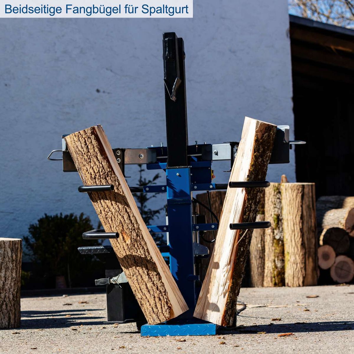 Holzspalter mit seitlichen Fangbügeln für Spaltgut, kompakte Bauweise