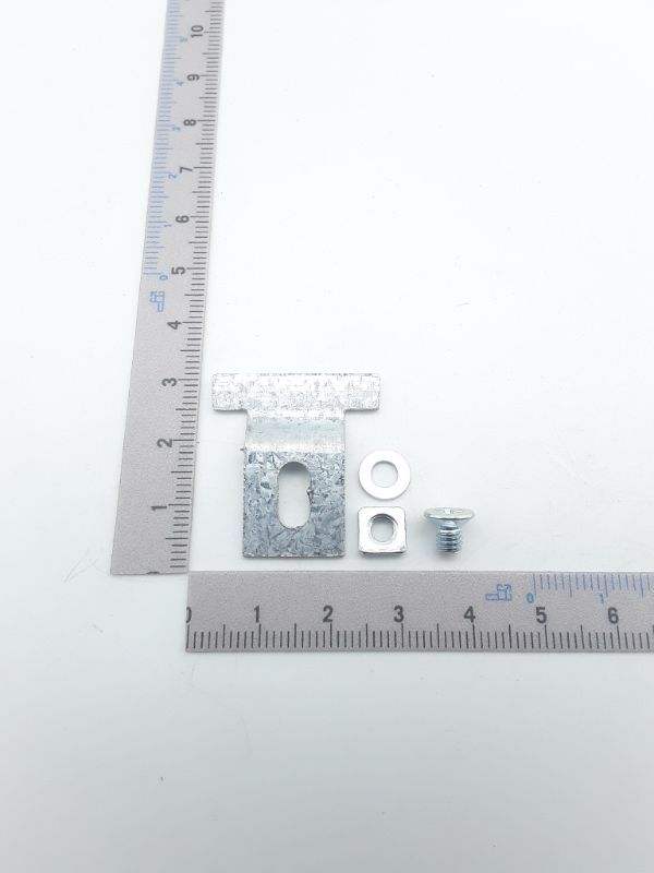 Lupenersatz von Scheppach. Gezeigt von der Seite mit einem Lineal zur Größenveranschaulichung.