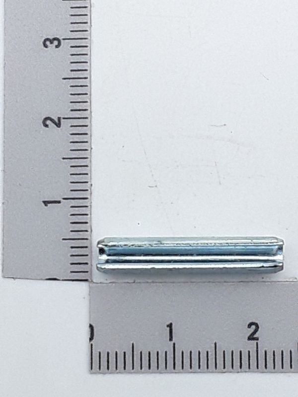 Spannhülse 4x22 von Scheppach, gezeigt von der Seite neben einem Lineal zur Größenveranschaulichung.