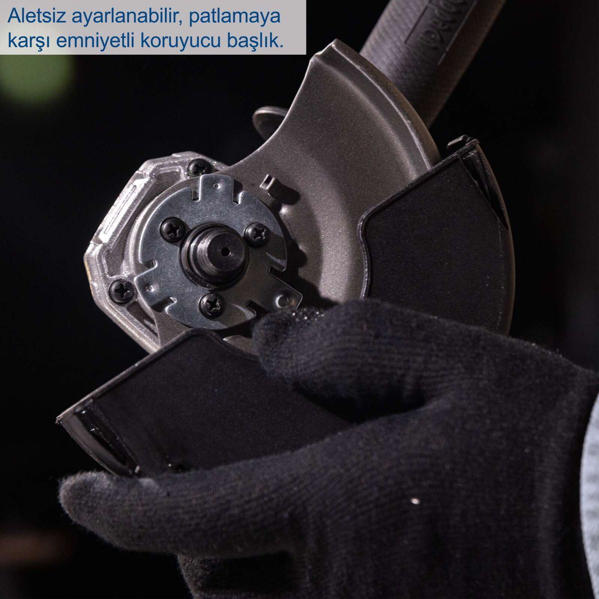 Der Akku-Winkelschleifer BC-AG125-X von Scheppach bietet aletsiz ayarlanabilir, patlamaya karşı emniyetli koruyucu başlık. Die Drehzahl ist zwischen 3000 und 10000 min-1 einstellbar.