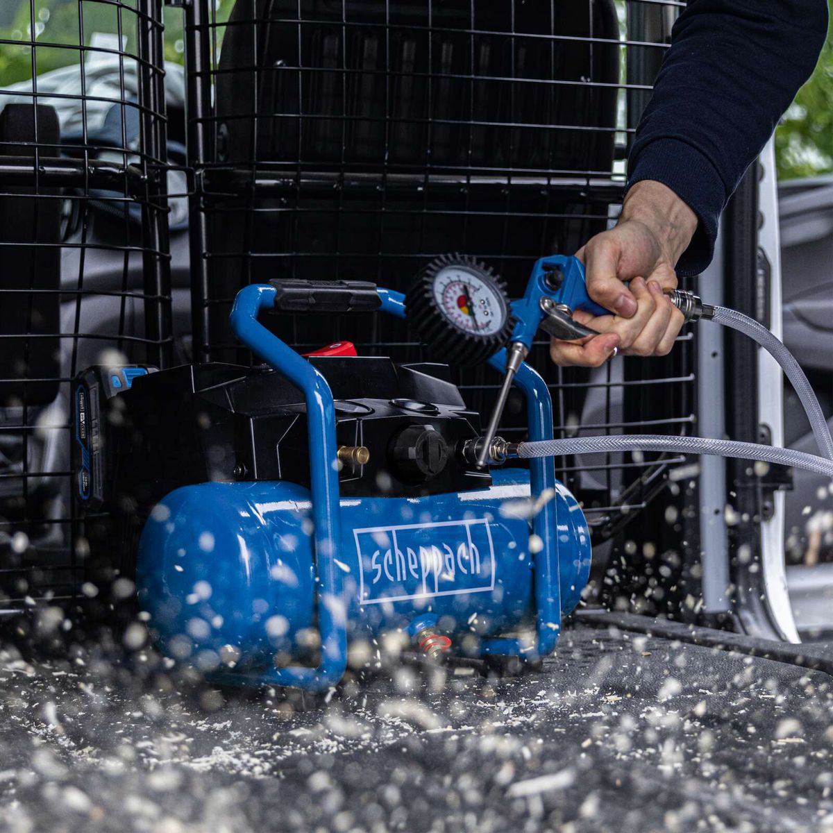Scheppach-Pumpe mit Druckanzeige und Handgriff für Wasser- oder Druckbehälteraufbereitung