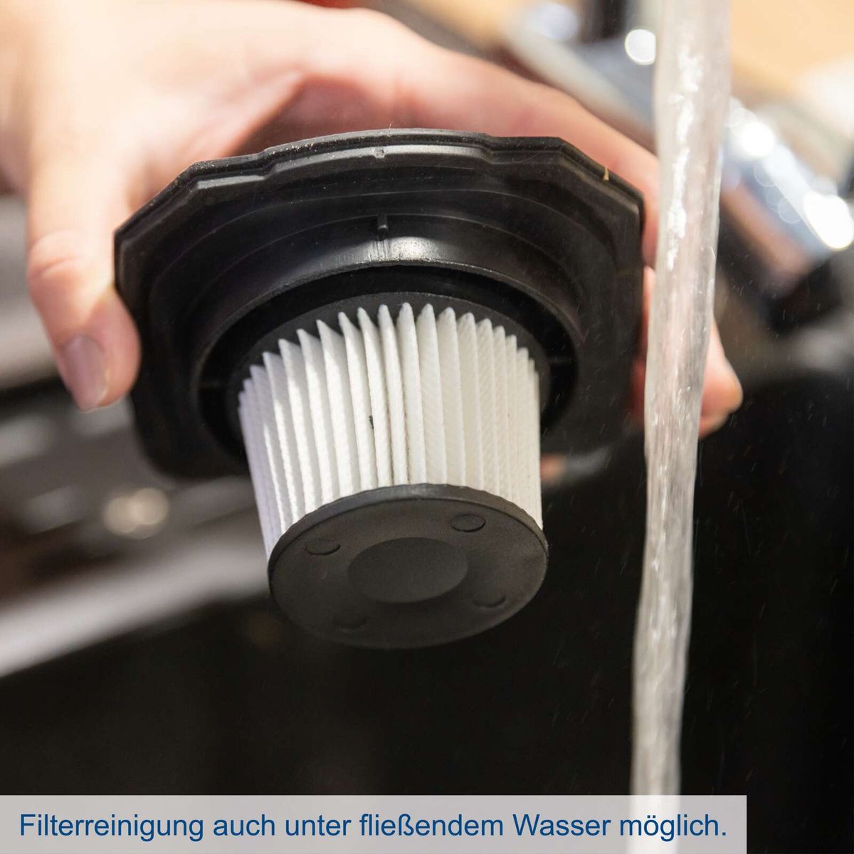 Wasserreinigungselement mit integrierter Spülfunktion unter fließendem Wasser