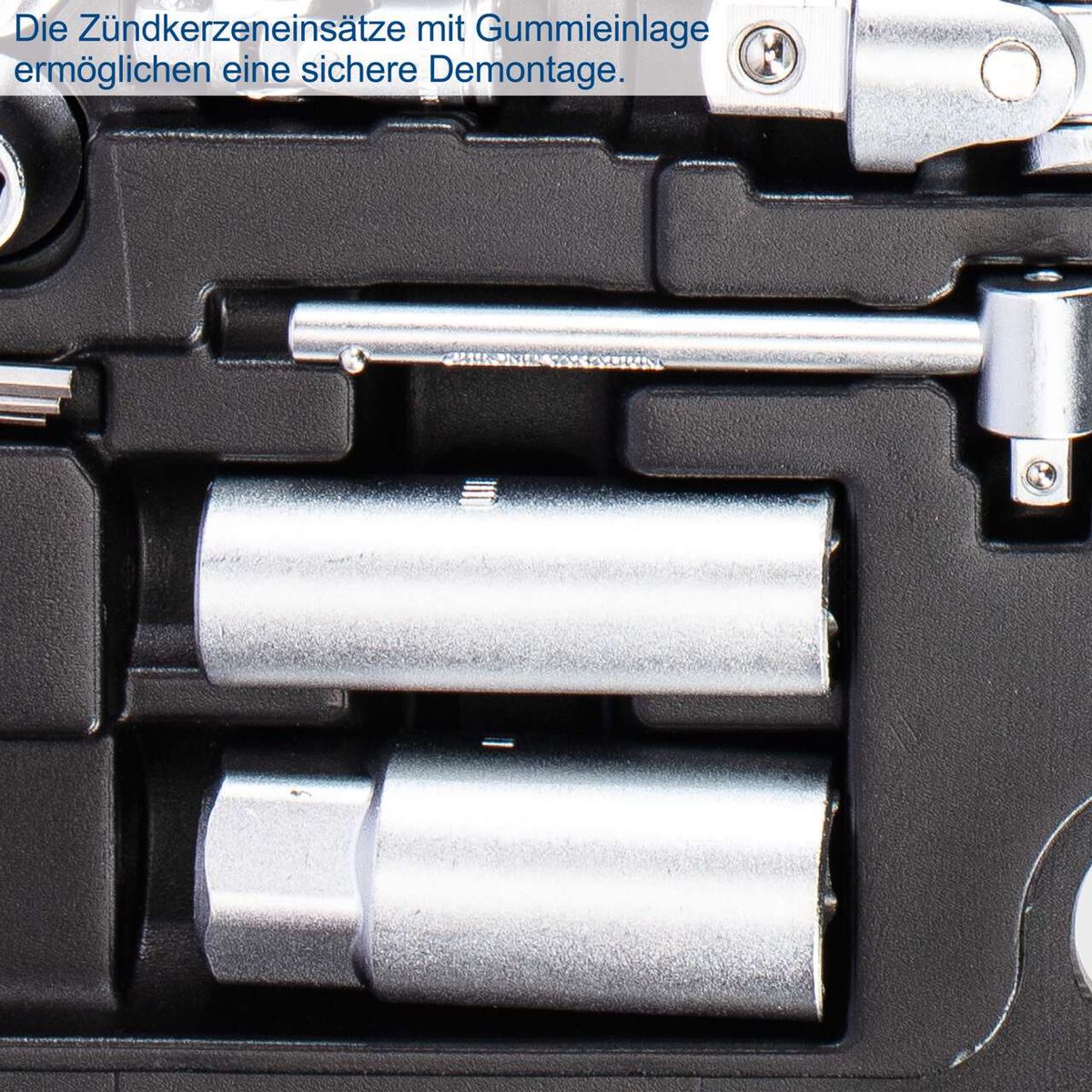 Die Zündkerzeneinsätze mit Gummieinlage ermöglichen eine sichere Demontage. Der Werkzeugkoffer TB94 von Scheppach enthält spezielle Zündkerzen-Einsätze mit Gummieinlage für eine sichere und einfache Demontage der Zündkerzen.