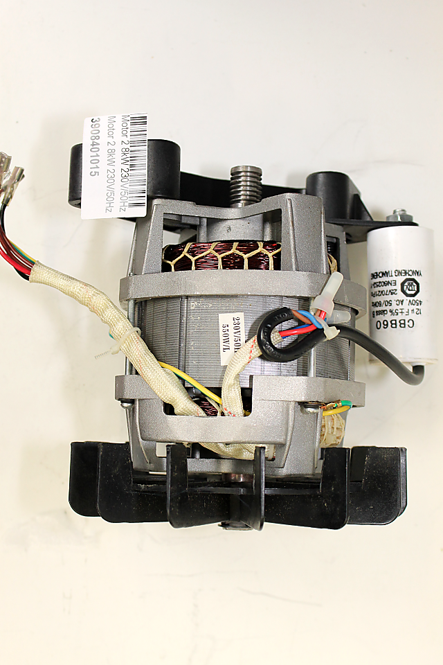 Elektromotor mit Anschlussklemmen und Beschriftung für 230V/50Hz, 2,8 kW