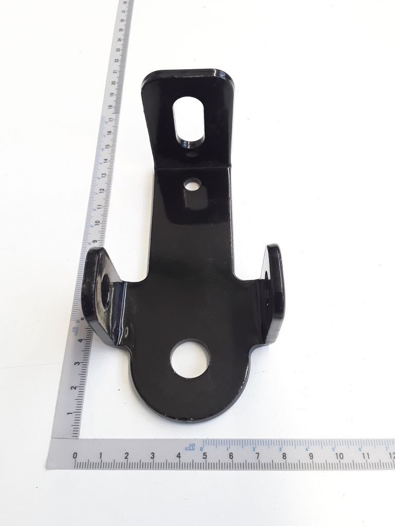 Winkelplatte von Scheppach, gezeigt von vorne auf weißem Hintergrund.