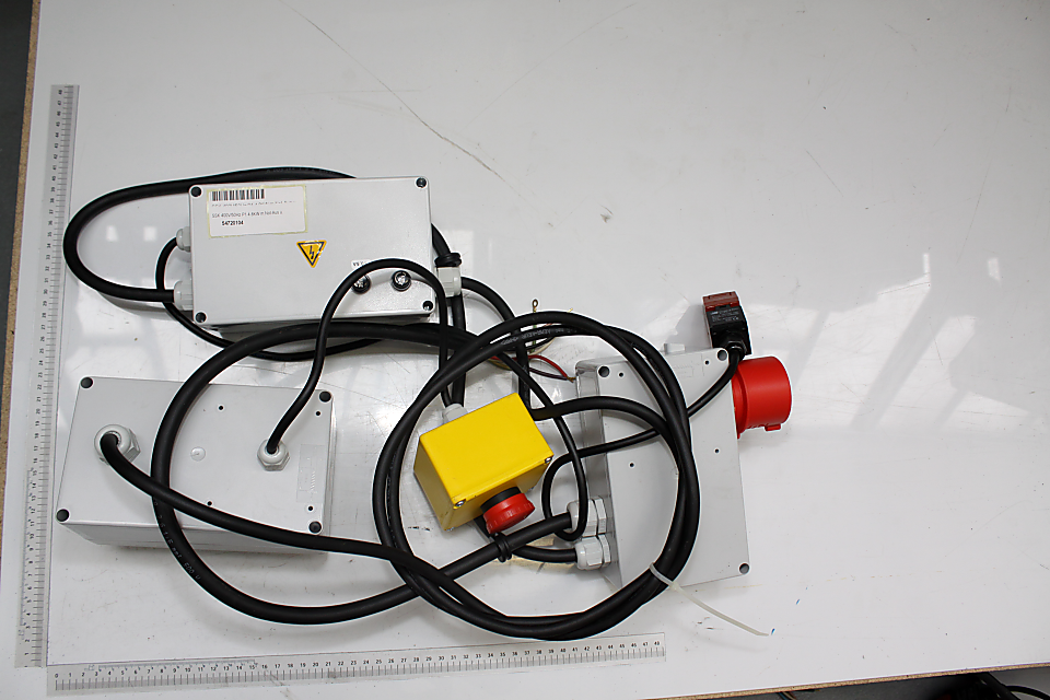 Scheppach-Technologieelement mit Kabelmanagement und mechanischen Auslösern
