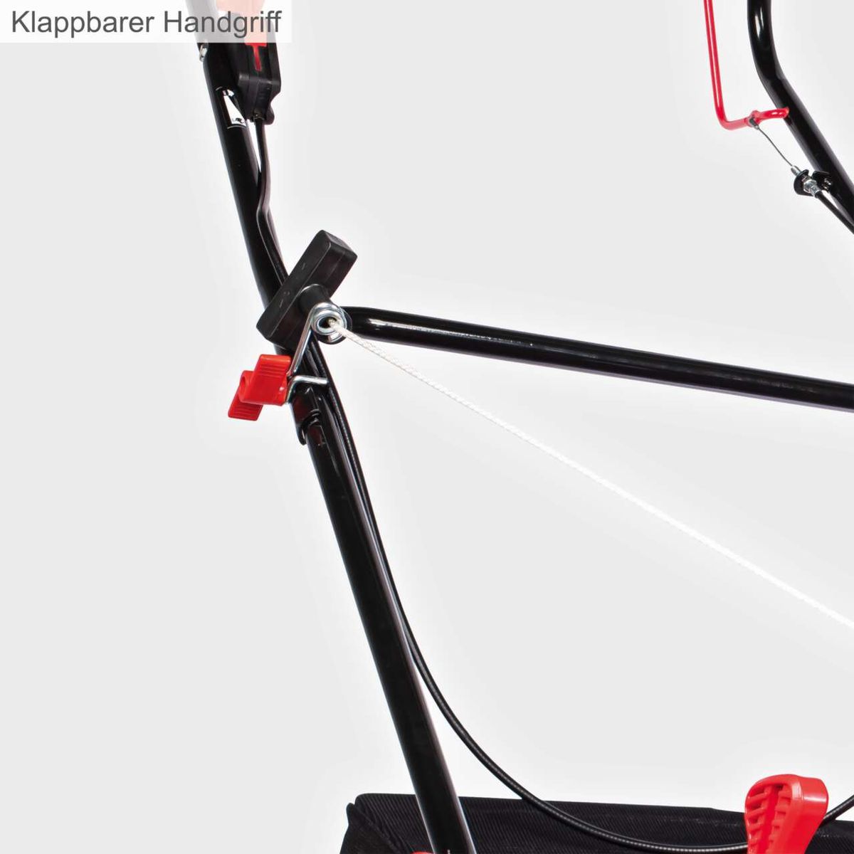 Der Benzin Vertikutierer SC40P Scheppach verfügt über einen klappbaren Handgriff für einfachen Transport und Lagerung.