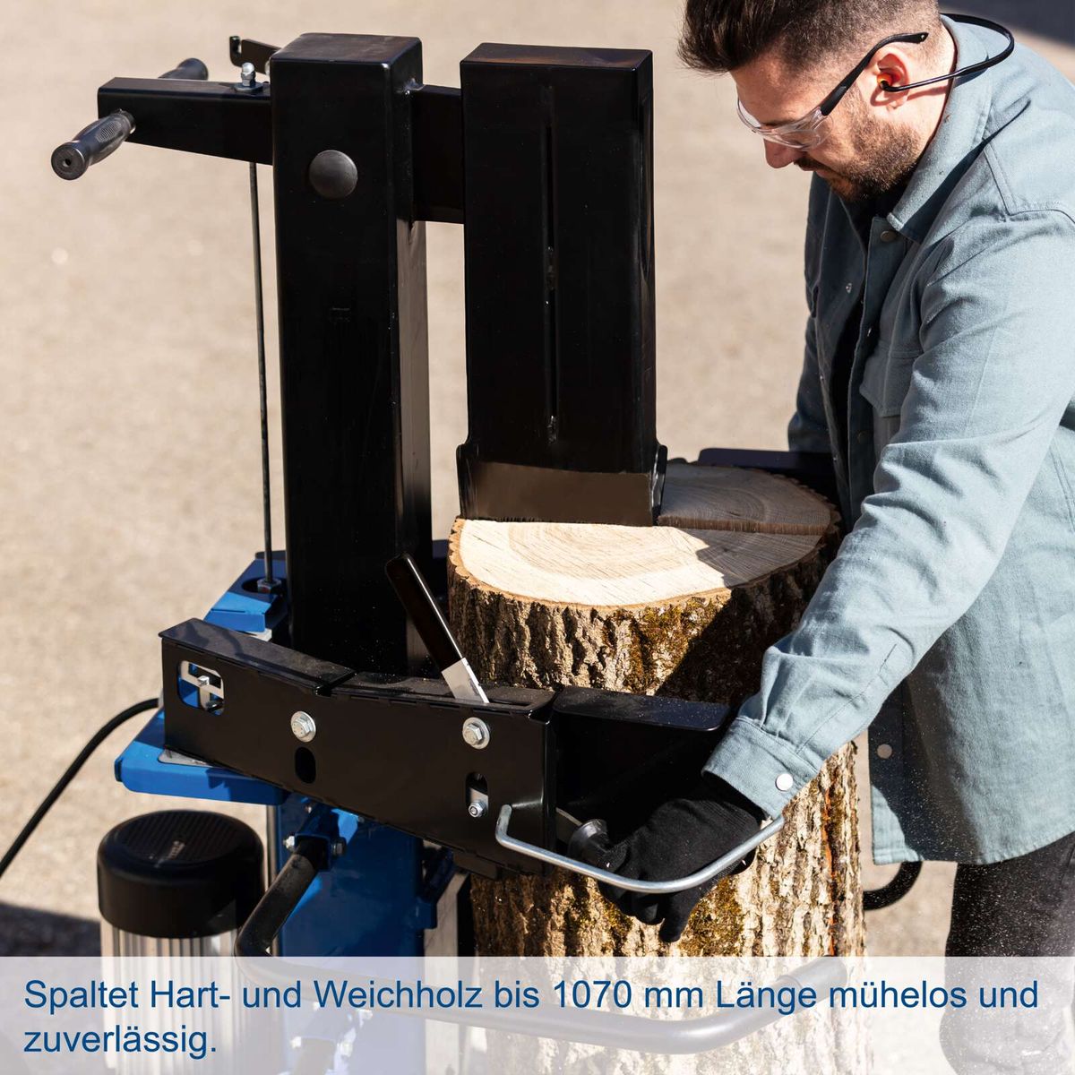 Holzspalter mit Spaltgutlänge bis 1070 mm für präzises und müheloses Spalten von Hart- und Weichholz.