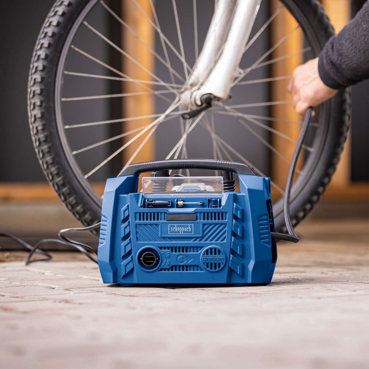 Scheppach Hybrid-Kompressor mit USB-Anschlüssen und Antriebsarten für Werkzeugbetrieb