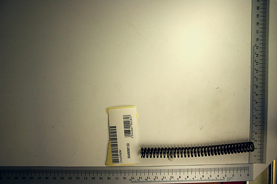 Druckfeder von Scheppach, Artikelnummer 3045080122, gezeigt von der Seite.