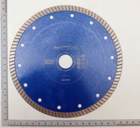Scheppach-Diamantbohrscheibe mit Markierungen und Löchern für Montage
