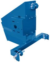 Dreipunktanbau von Scheppach, Ansicht von vorne. Metallkonstruktion mit Befestigungselementen und Ketten.
